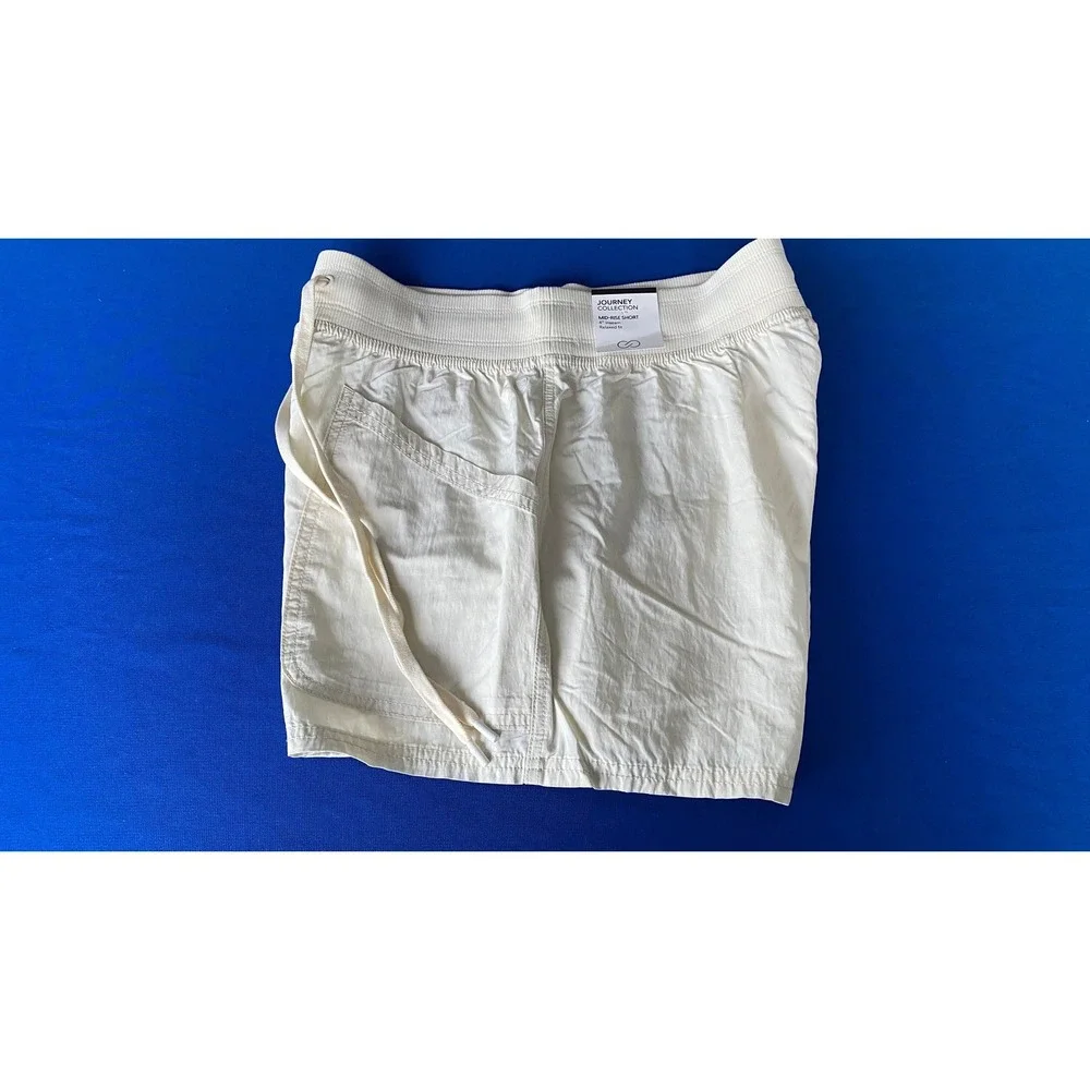 CALIA Journey Collection Mid-Rise Shorts Womens Small Cream White 4in Inseam NWT